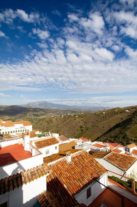 Rooftop Terrace & Panoramic Mountain View'S Villa Cutar Exterior foto