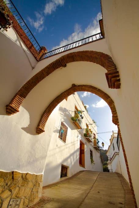 Rooftop Terrace & Panoramic Mountain View'S Villa Cutar Exterior foto